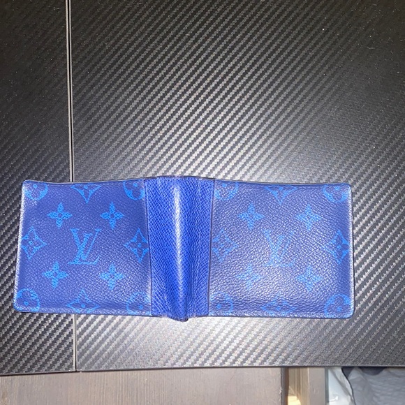 Louis Vuitton wallet - Picture 1 of 6